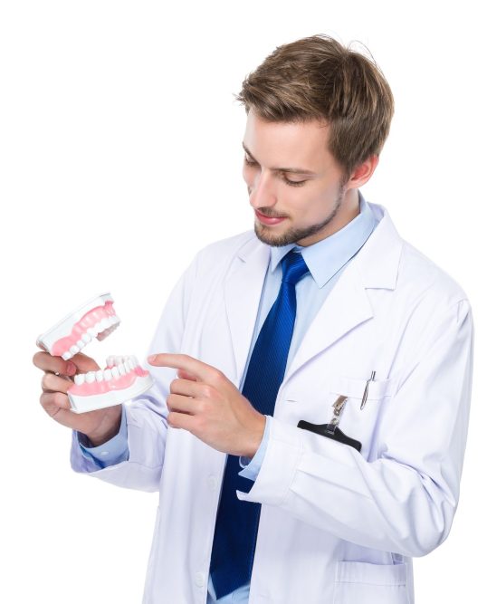 dentist-hold-with-denture